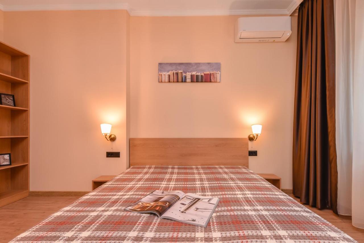 Sofia Dream Apartment - The Library - 3-Bdr, 2-Bthr By Flat Mаnager Bagian luar foto
